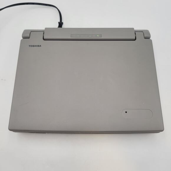 Vtg Toshiba Satellite Pro Series 425CDT /810 PA1225U Pentium Works Powers On - Picture 15 of 16